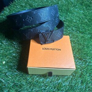 Louis Vuitton belt with silver buckle 95/38